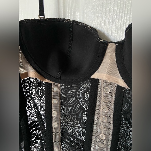 Victoria’s Secret Black Lacy Corset - Picture 5 of 7